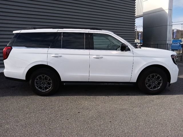 Used 2025 Ford Expedition Active image 2