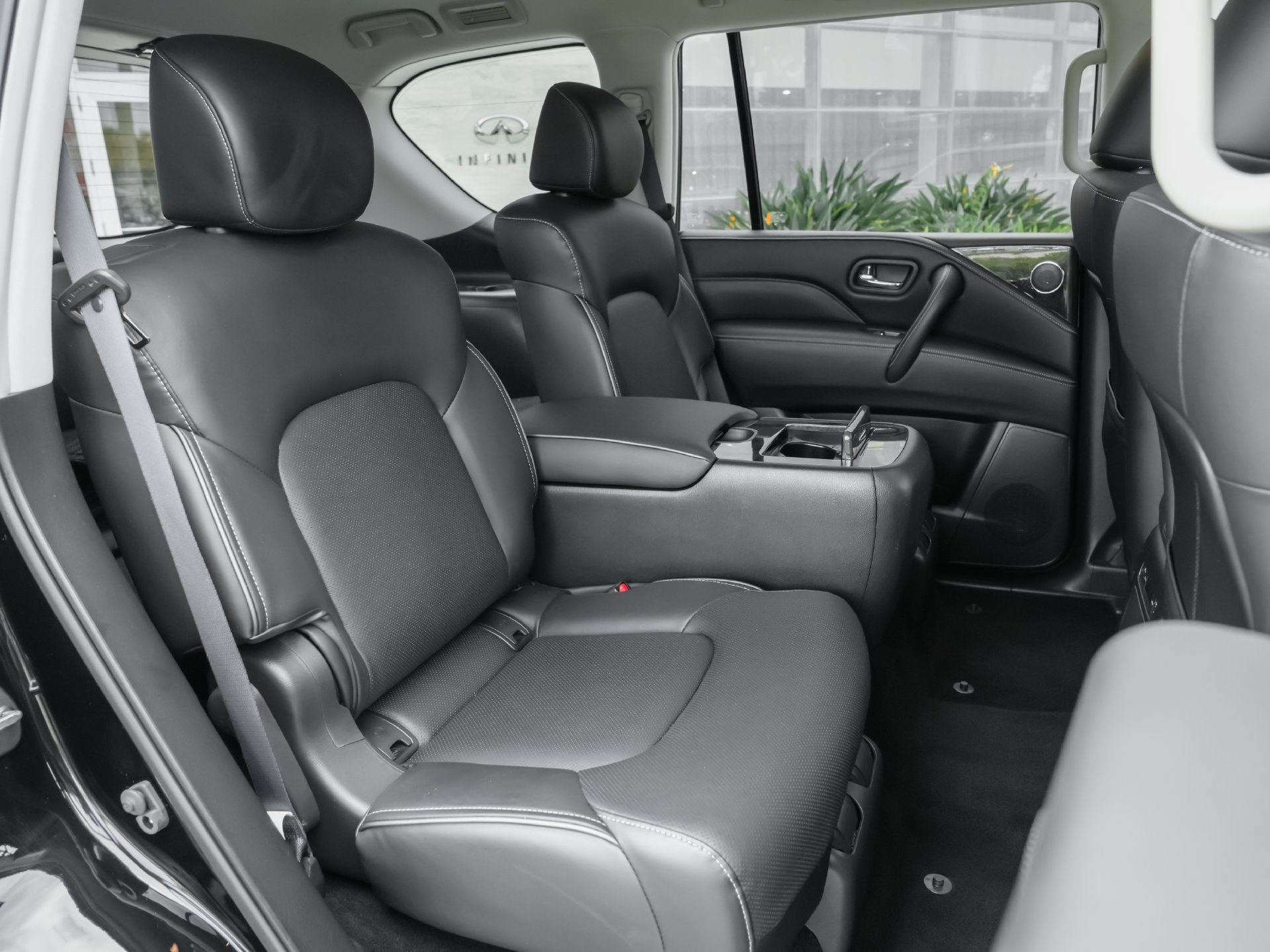 Used 2023 INFINITI QX80 Luxe w/ Cargo Package RWD image 38