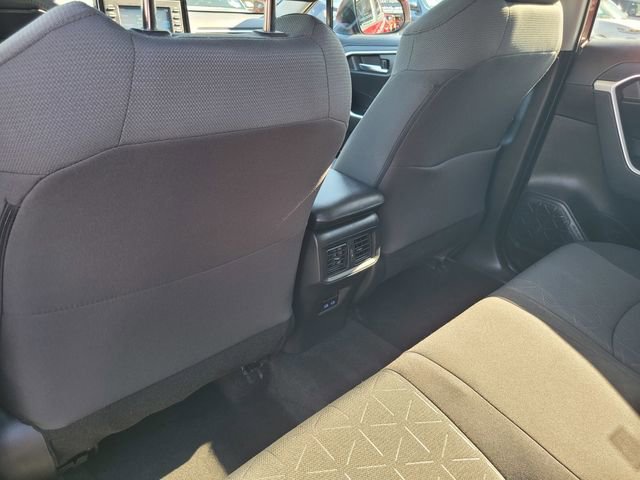 Used 2022 Toyota RAV4 XLE image 12