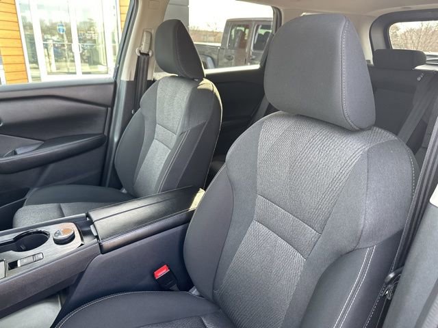 Used 2025 Nissan Rogue SV image 21