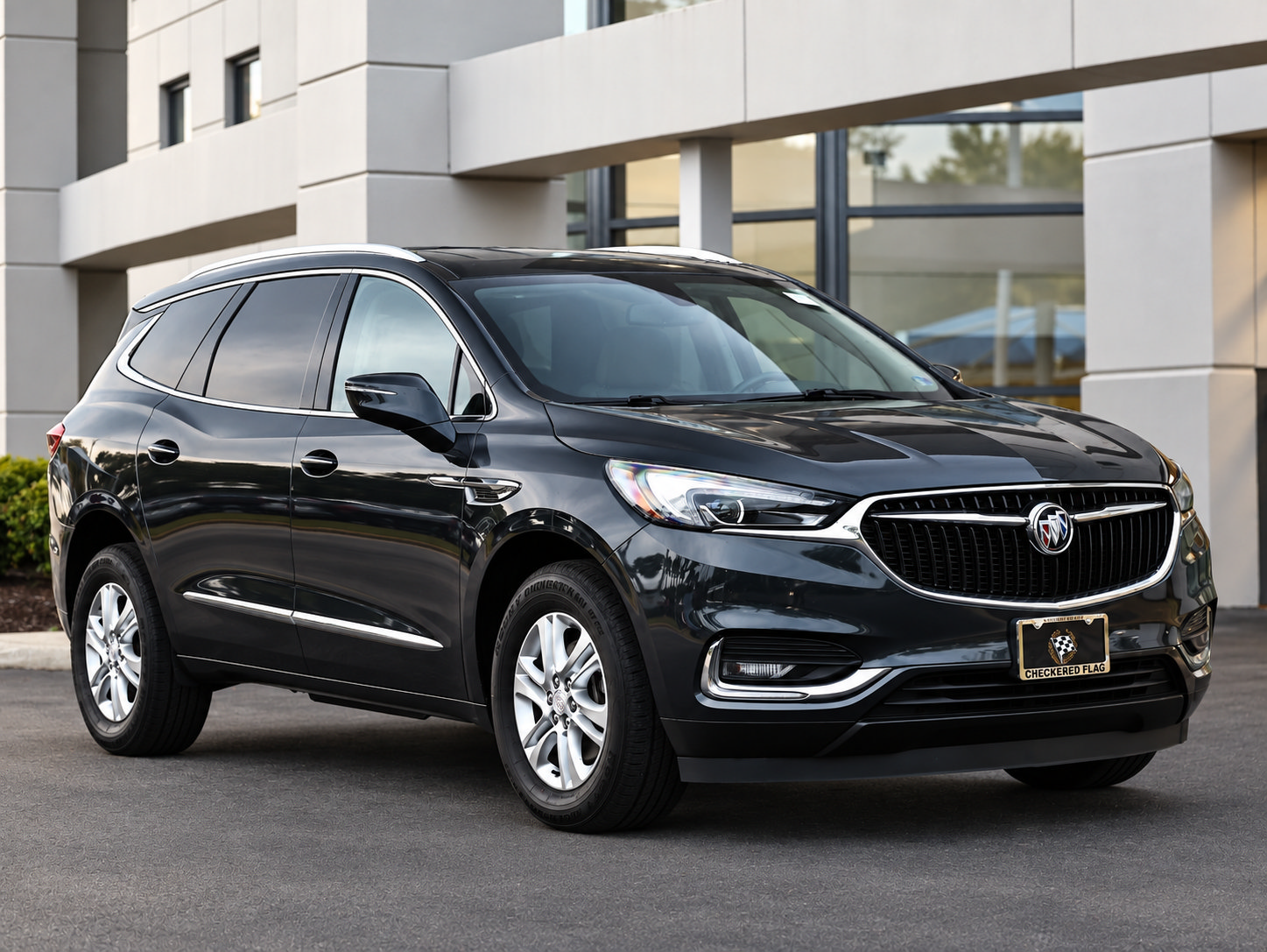 Used 2018 Buick Enclave Essence AWD/4WD image 1