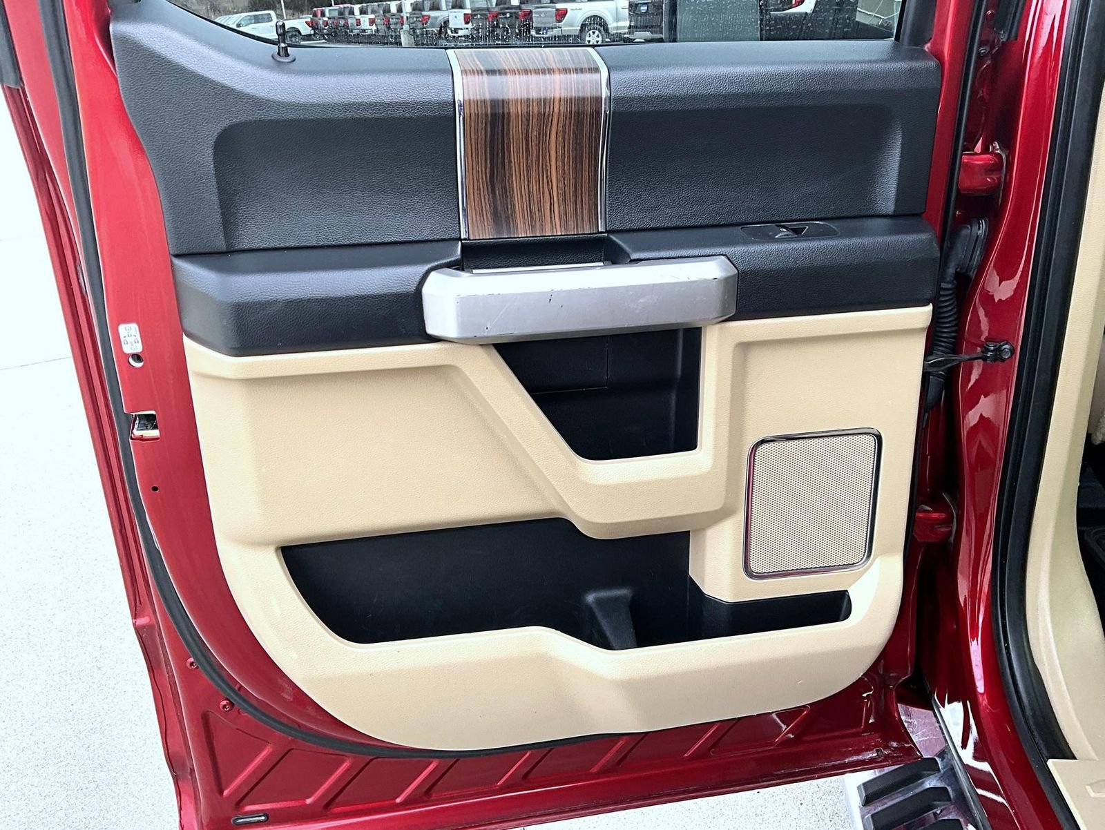 Used 2015 Ford F150 Lariat w/ Equipment Group 502A Luxury image 21