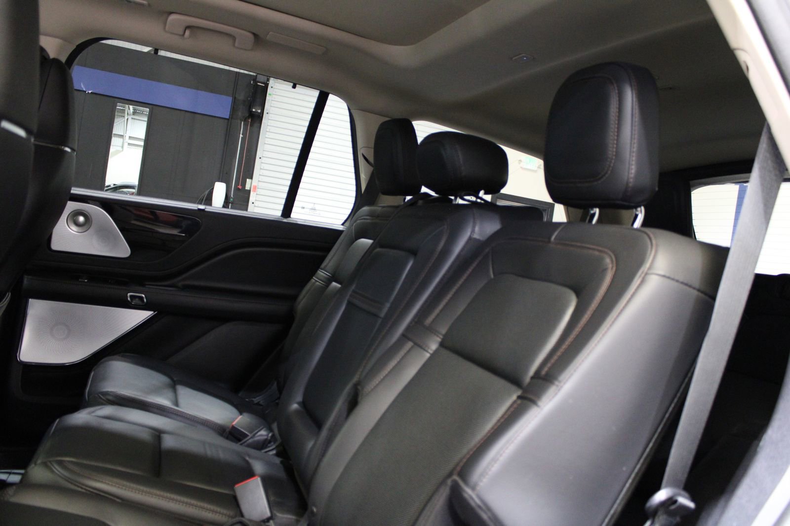 Used 2021 Lincoln Aviator Reserve w/ Equipment Group 202A AWD/4WD image 17