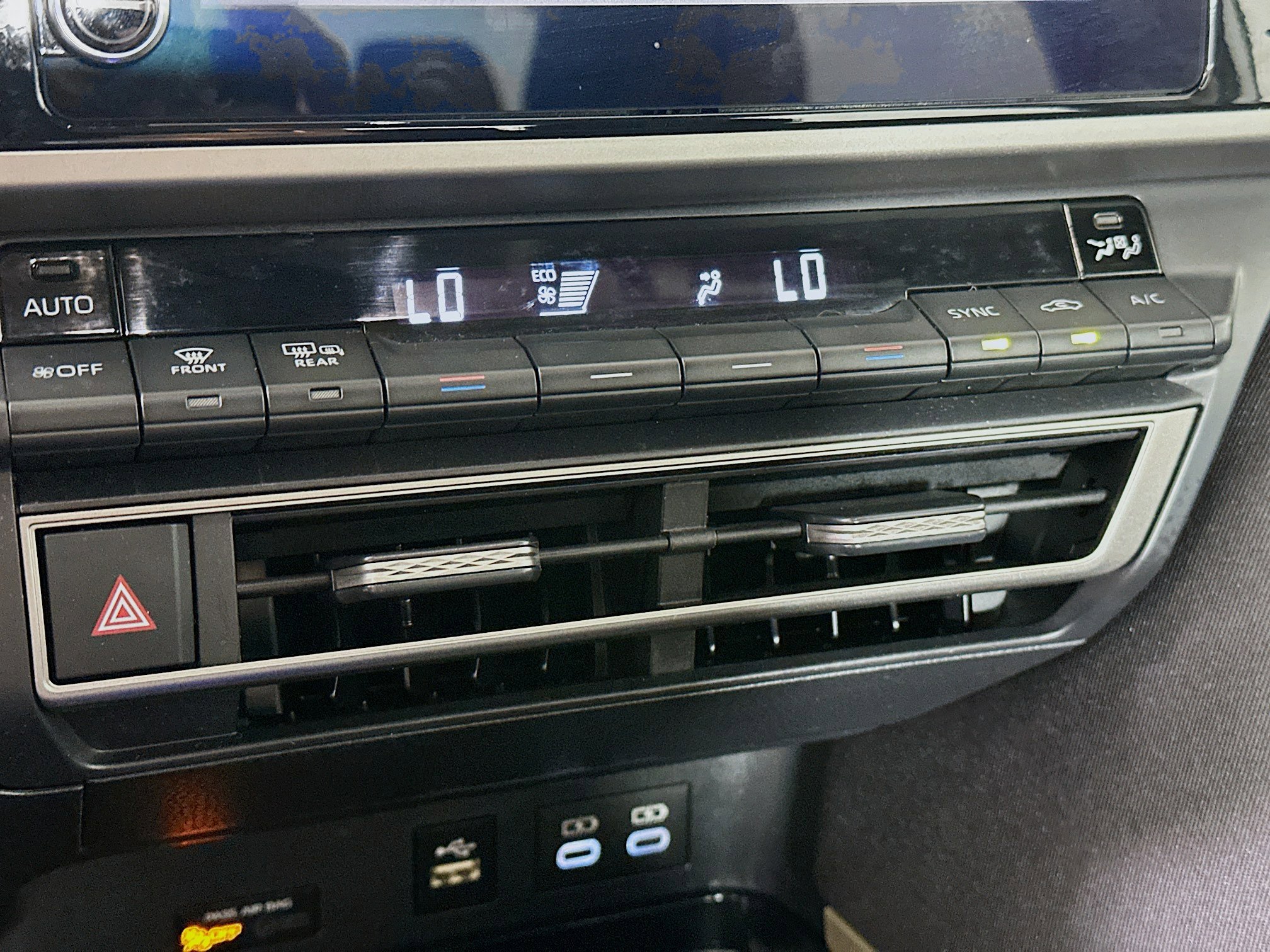 Used 2025 Toyota Camry LE image 23