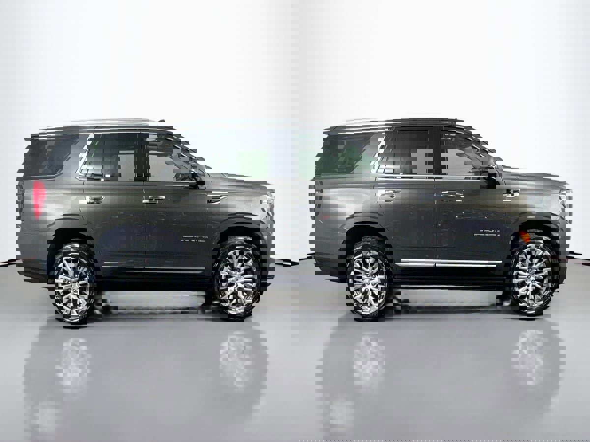 Used 2021 GMC Yukon Denali w/ Denali Premium Package image 5