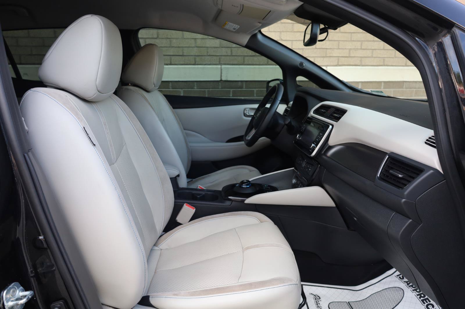 Used 2018 Nissan Leaf SL w/ SL Technology Package FWD image 27