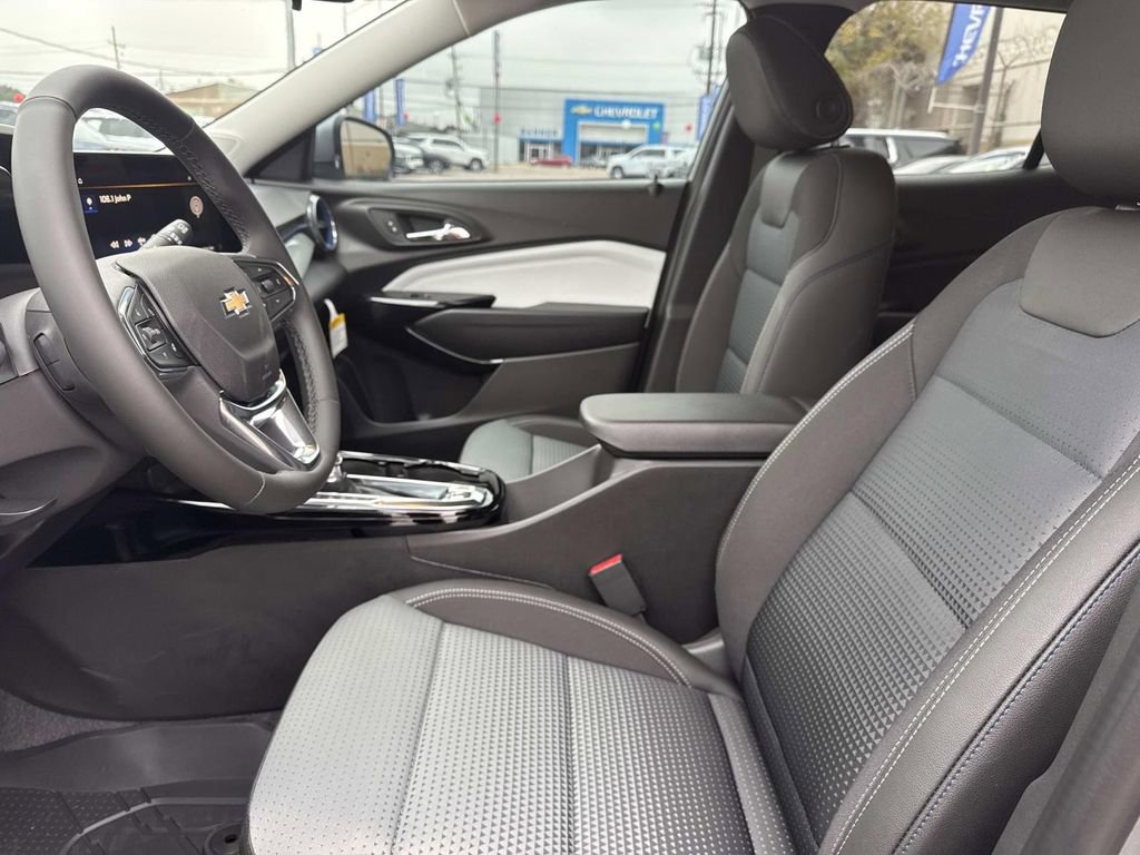 New 2026 Chevrolet Trax LT w/ Sunroof Package image 15