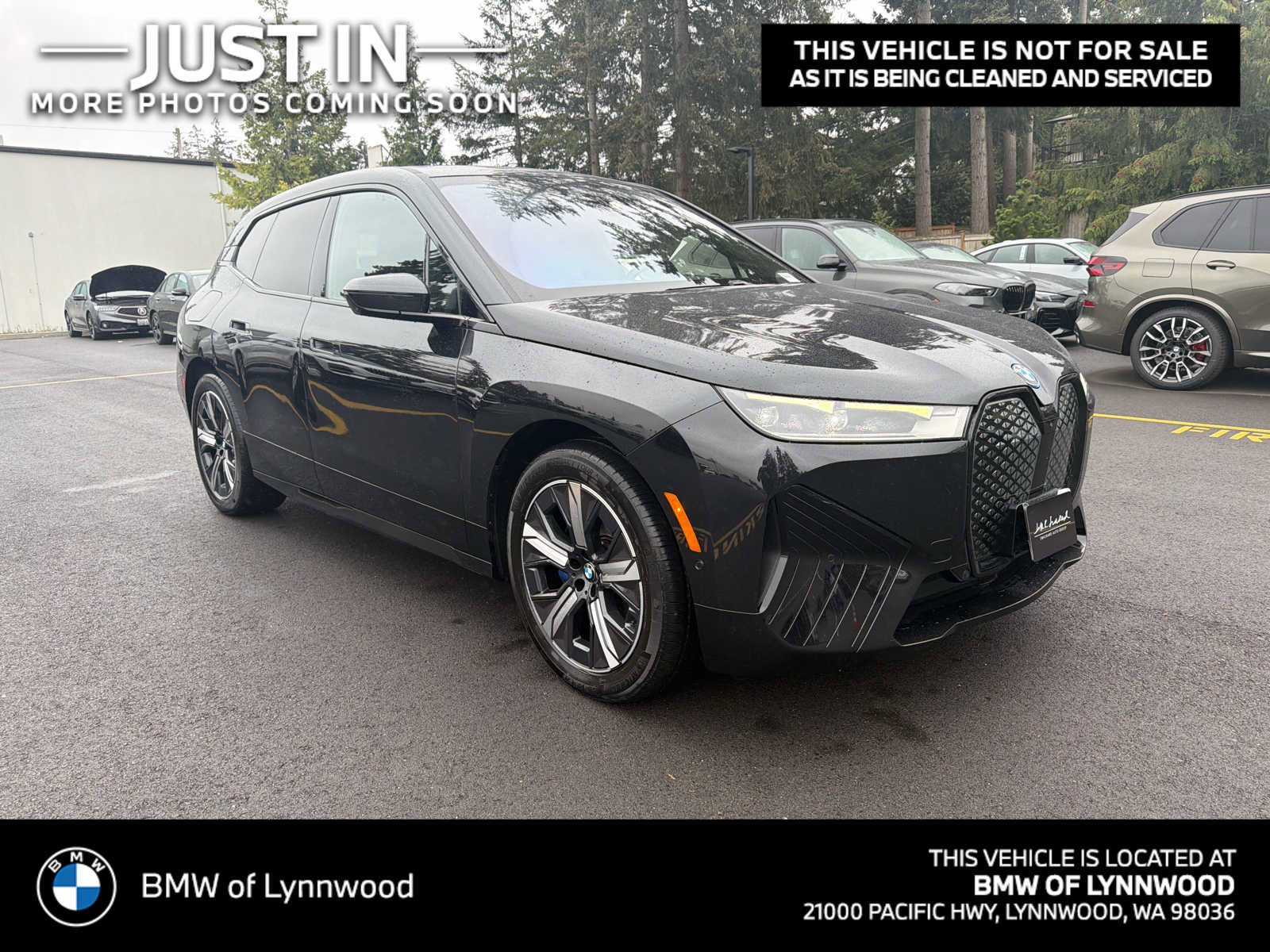 Used 2024 BMW iX xDrive50 w/ Sport Package AWD/4WD image 1