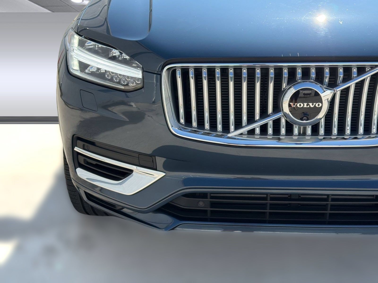 Certified 2024 Volvo XC90 T8 Plus w/ Protection Package Premier AWD/4WD image 12