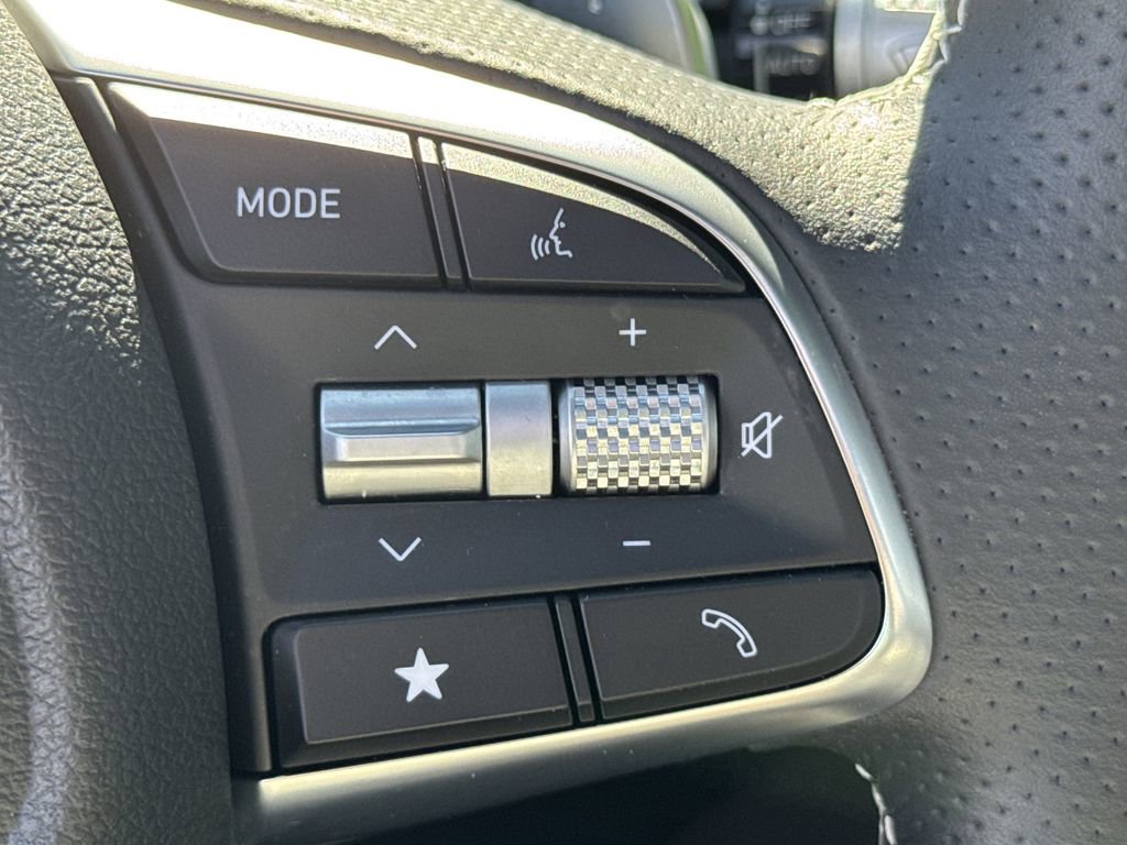 Used 2025 Genesis G70 2.5T w/ Sport Prestige Package image 25