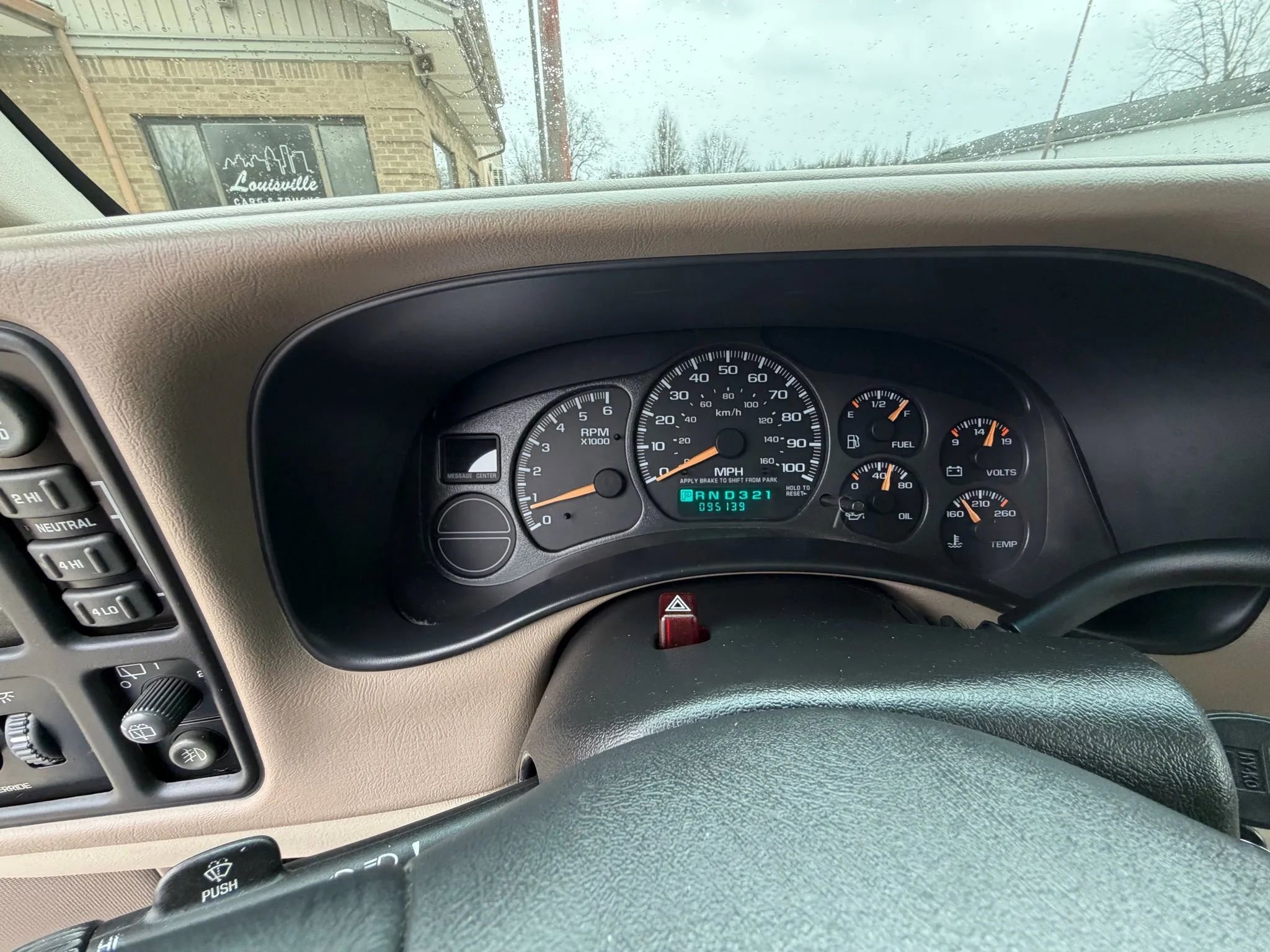 Used 2002 Chevrolet Tahoe LT image 25