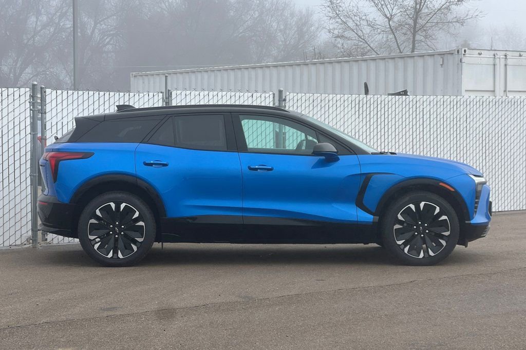 New 2026 Chevrolet Blazer EV RS image 3