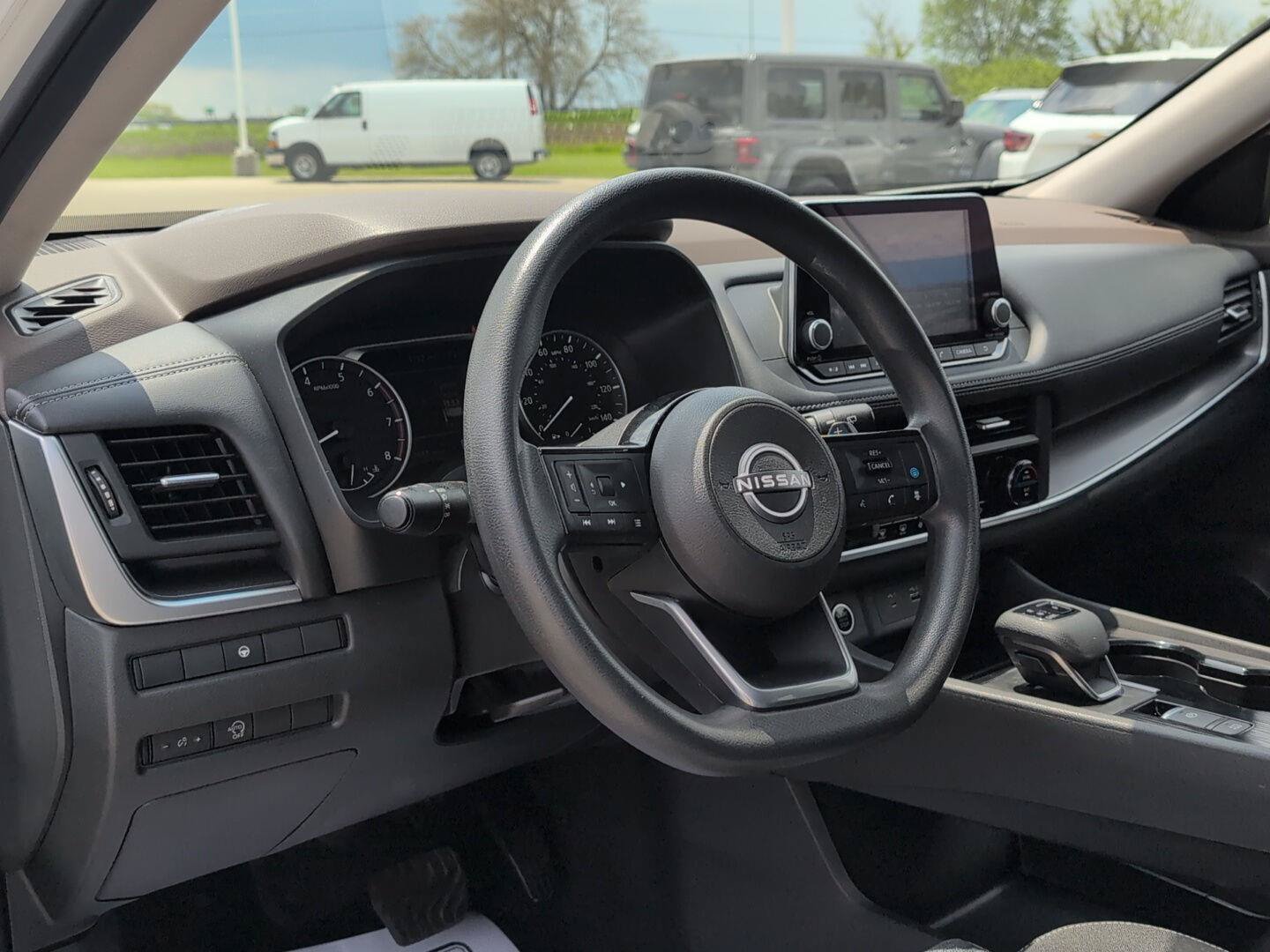 Used 2023 Nissan Rogue SV AWD/4WD image 17