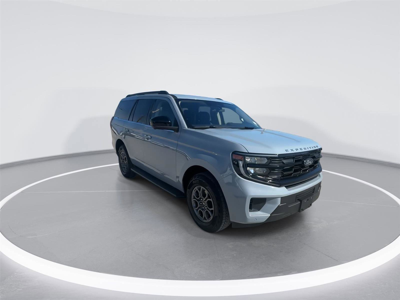 Certified 2025 Ford Expedition Active RWD image 2