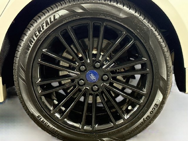 Used 2015 Ford Fusion SE w/ Equipment Group 202A AWD/4WD image 30