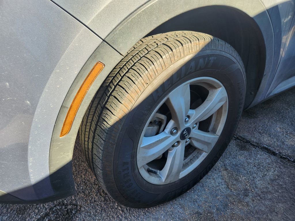 Used 2021 Kia Sorento LX image 14