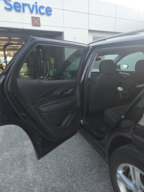 Used 2023 GMC Terrain SLE w/ Driver Convenience Package image 12