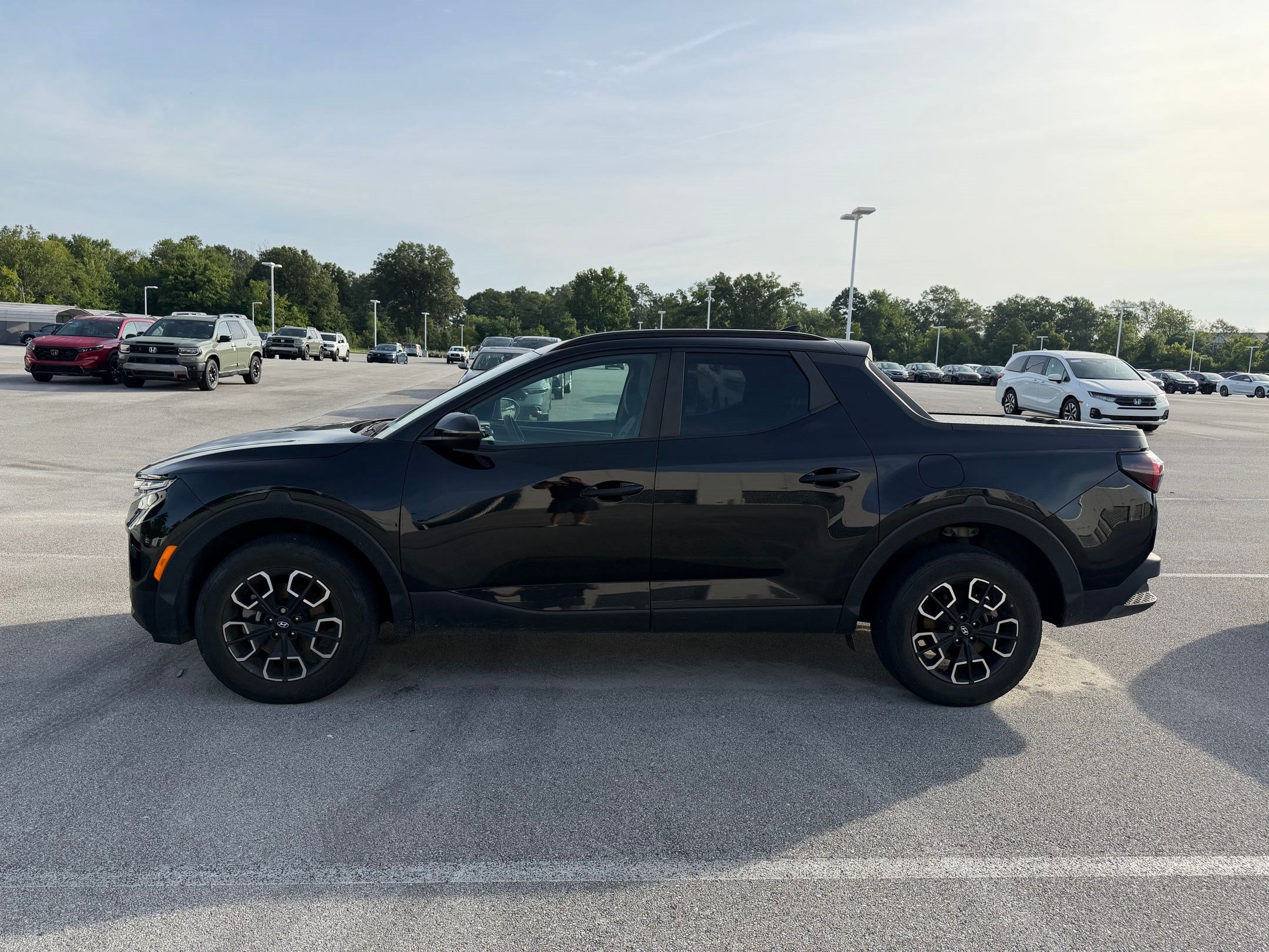 Used 2024 Hyundai Santa Cruz SEL w/ Activity Package AWD/4WD image 2
