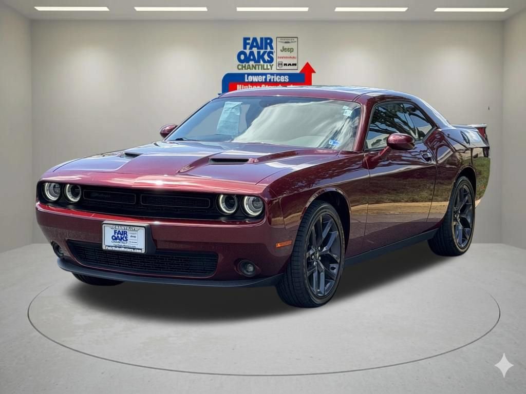 Used 2020 Dodge Challenger SXT w/ Driver Convenience Group RWD image 2