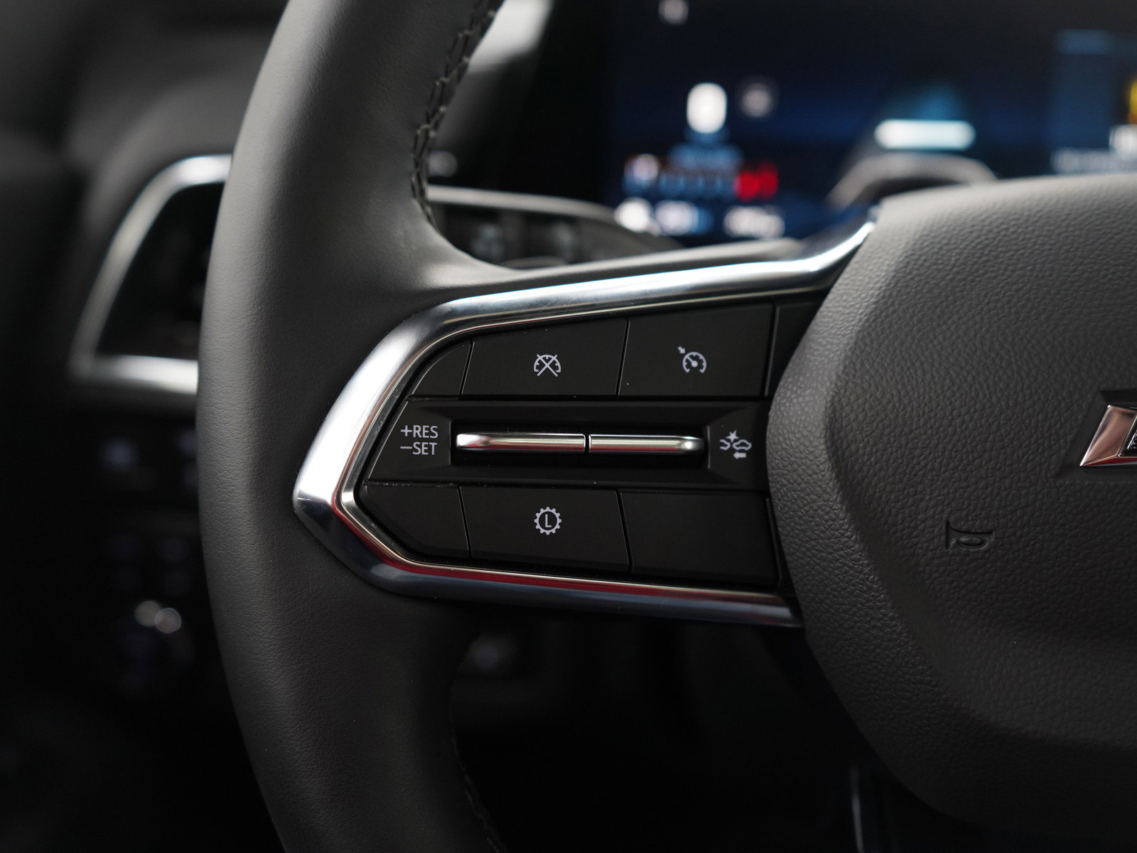 Used 2025 Chevrolet Tahoe Z71 w/ Z71 Off-Road Package image 30