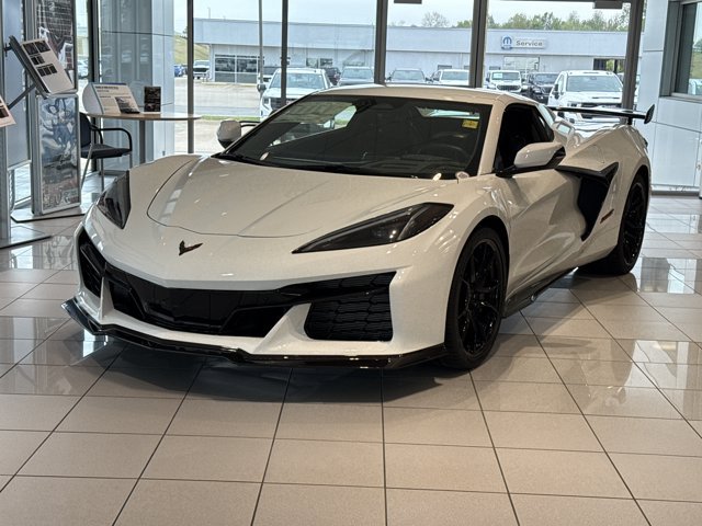 New 2027 Chevrolet Corvette Grand Sport w/ Z52 Sport Performance Package RWD image 9