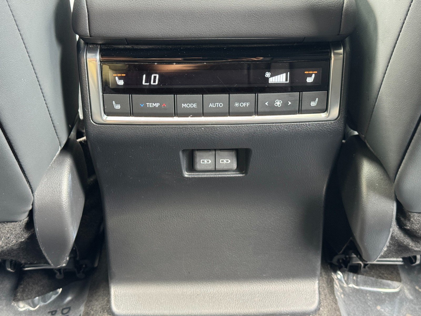 Used 2024 Lexus GX 550 w/ Cold Area Package AWD/4WD image 37