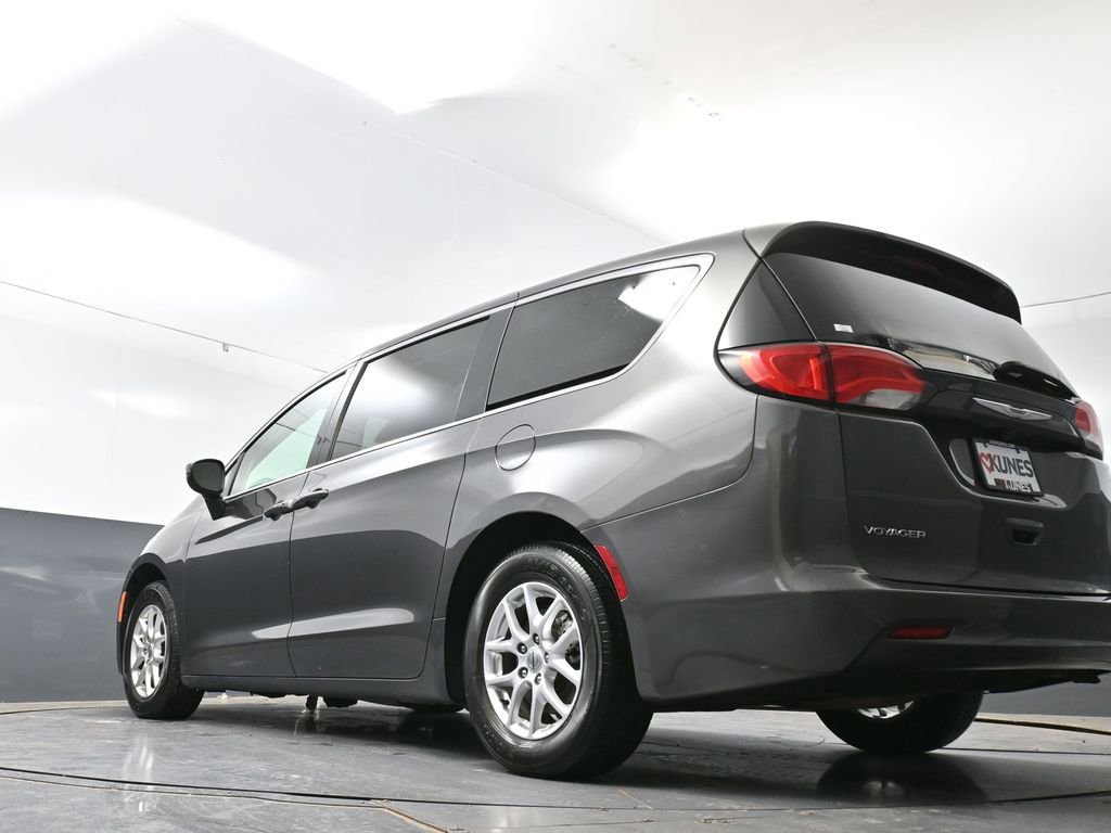 Used 2023 Chrysler Voyager LX FWD image 53