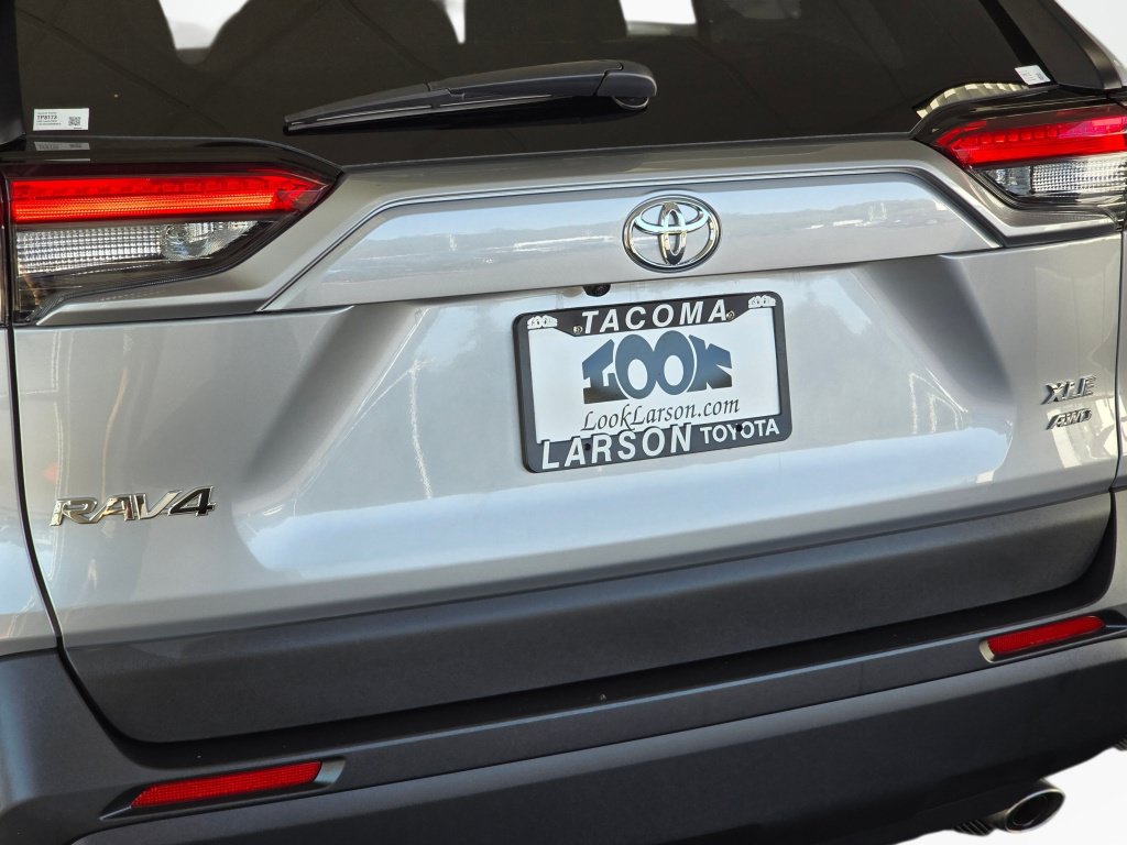 Used 2025 Toyota RAV4 XLE AWD/4WD image 13