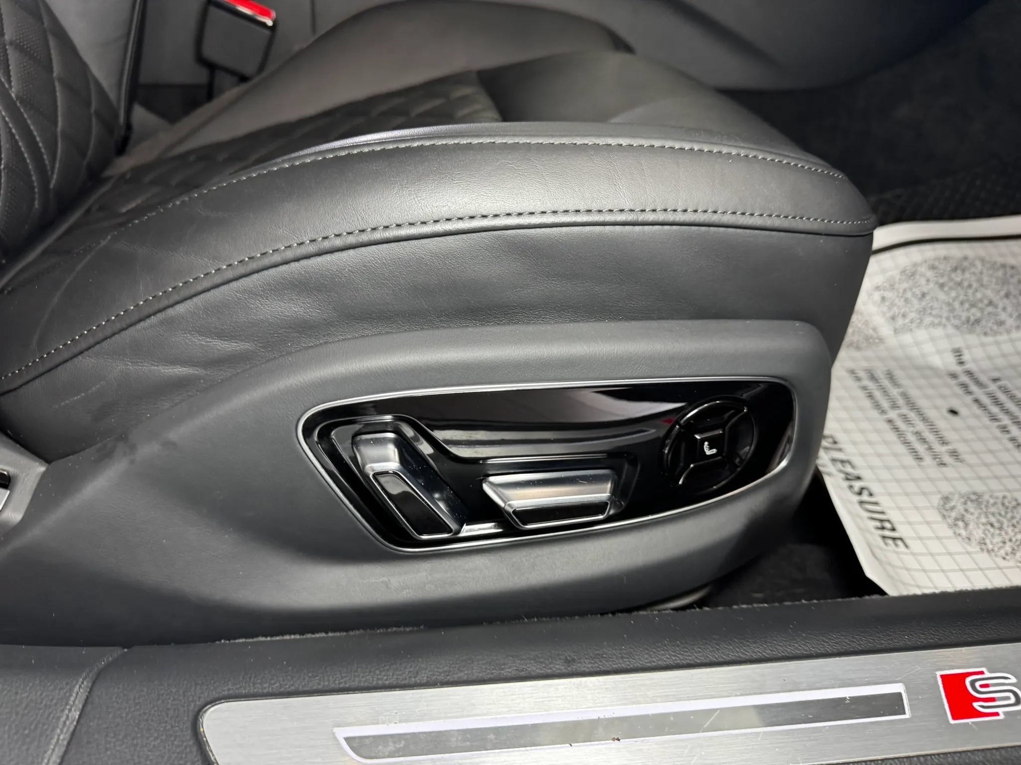 Used 2021 Audi S8 L w/ Full Leather Package AWD/4WD image 17