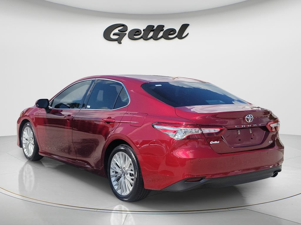 Used 2018 Toyota Camry XLE FWD image 7