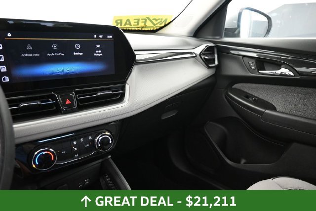 Used 2025 Chevrolet TrailBlazer LT AWD/4WD image 23