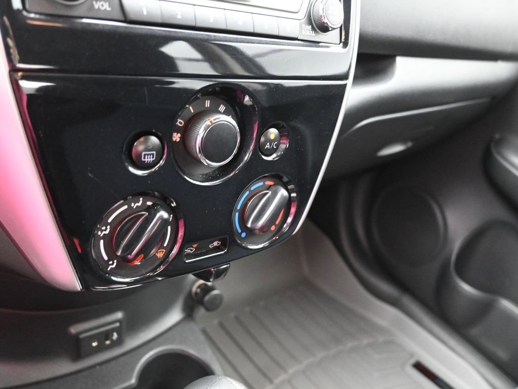 Used 2017 Nissan Versa Note SV w/ SV Appearance Package image 18