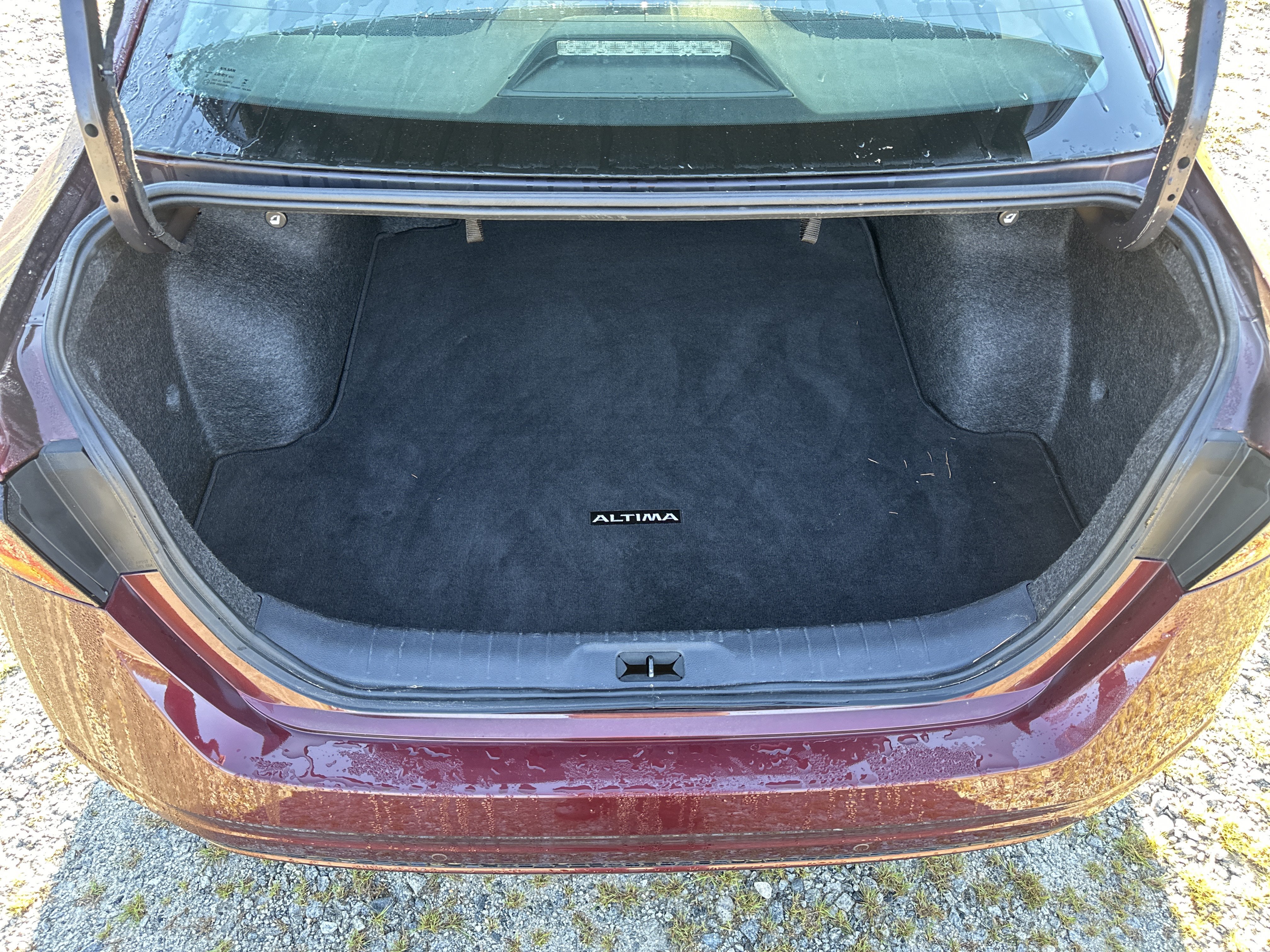 Used 2024 Nissan Altima 2.5 SV FWD image 18