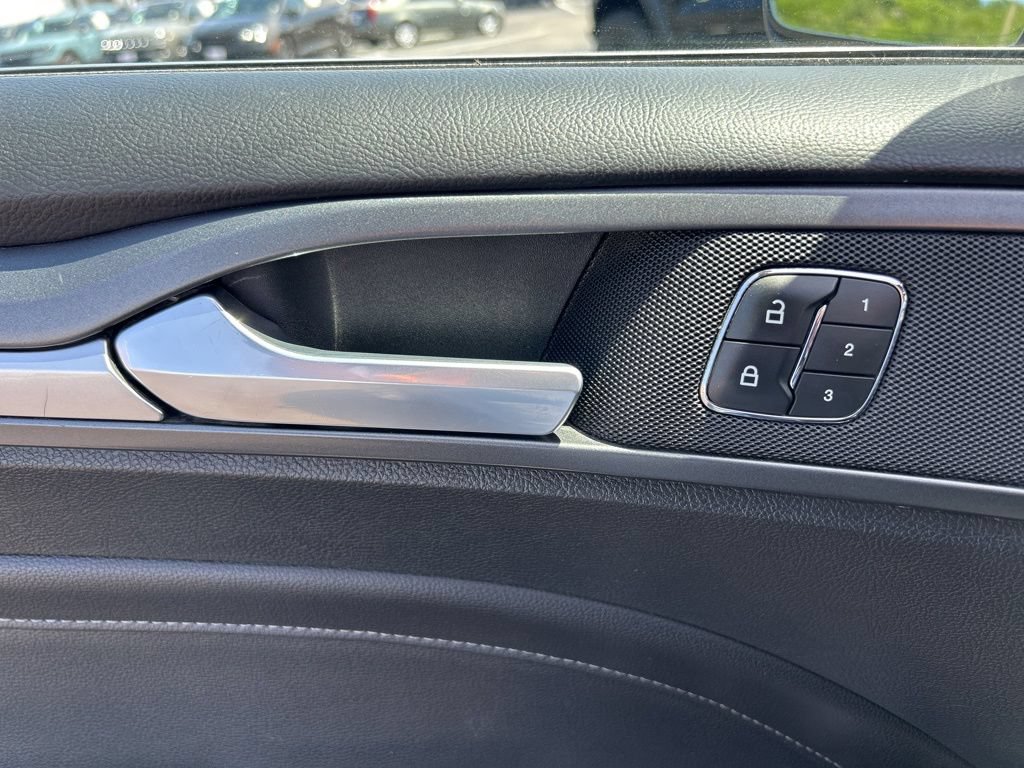 Used 2013 Ford Fusion Titanium w/ Titanium Driver Assist Pkg FWD image 14