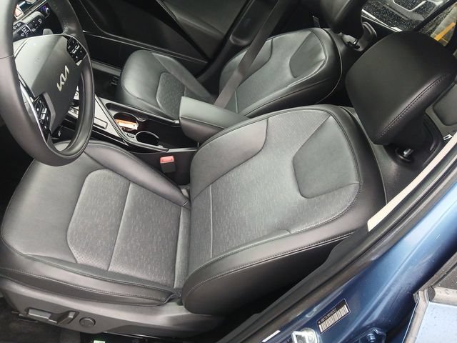 Certified 2024 Kia Niro Wave w/ Wave Preserve Package FWD image 13
