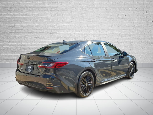 Used 2025 Toyota Camry SE FWD image 6