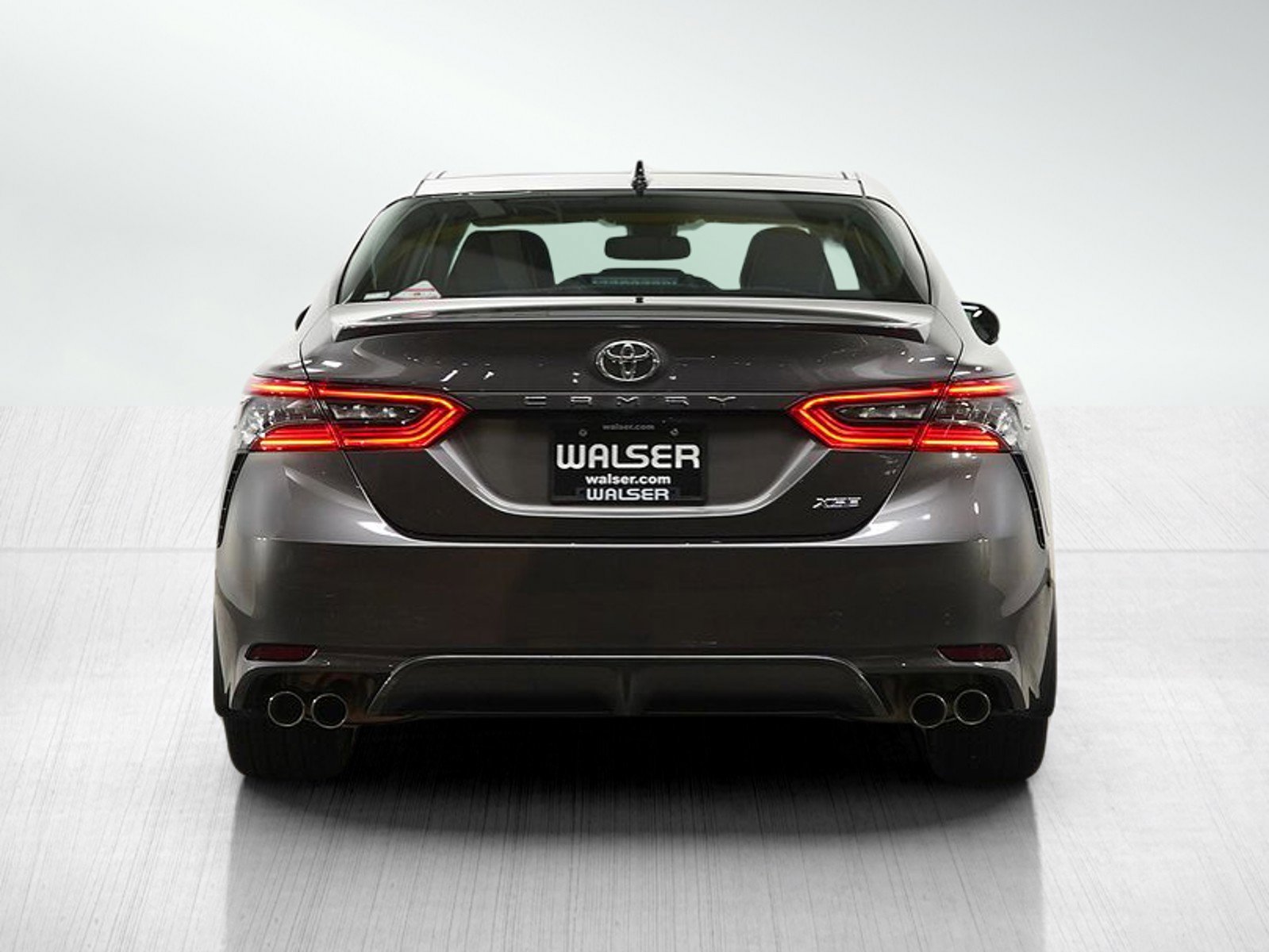Used 2022 Toyota Camry XSE FWD image 4