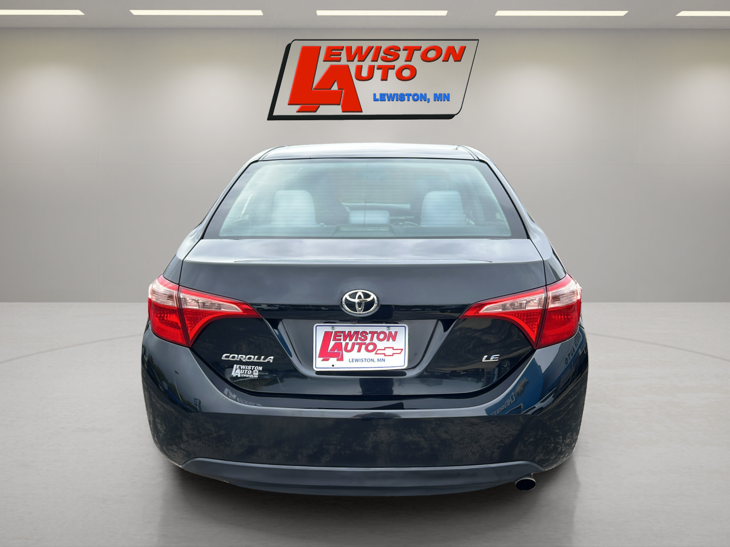 Used 2017 Toyota Corolla LE w/ Carpet Mat Package (TMS) FWD image 12