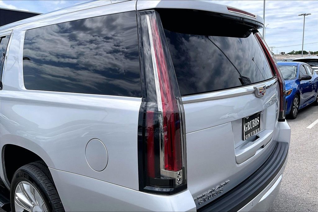 Used 2019 Cadillac Escalade ESV Platinum AWD/4WD image 39