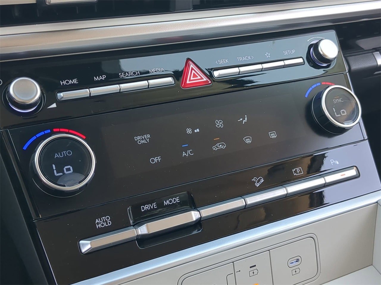 New 2026 Hyundai Santa Fe SE image 26