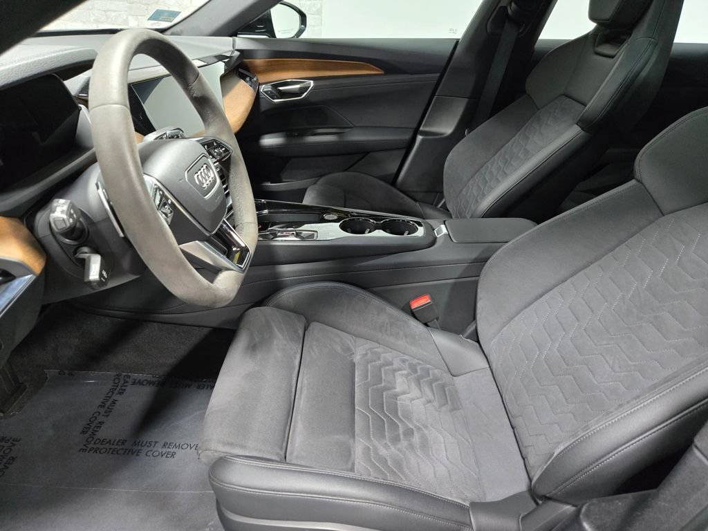 Used 2022 Audi e-tron GT Premium Plus image 10