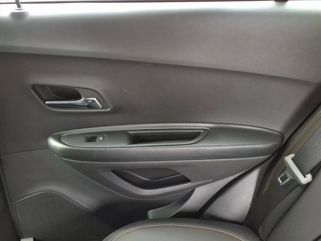 Used 2022 Chevrolet Trax LT w/ Sport Edition image 32