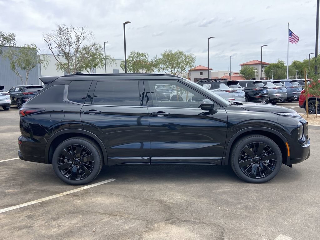 New 2026 Mitsubishi Outlander SEL Black Edition FWD image 2