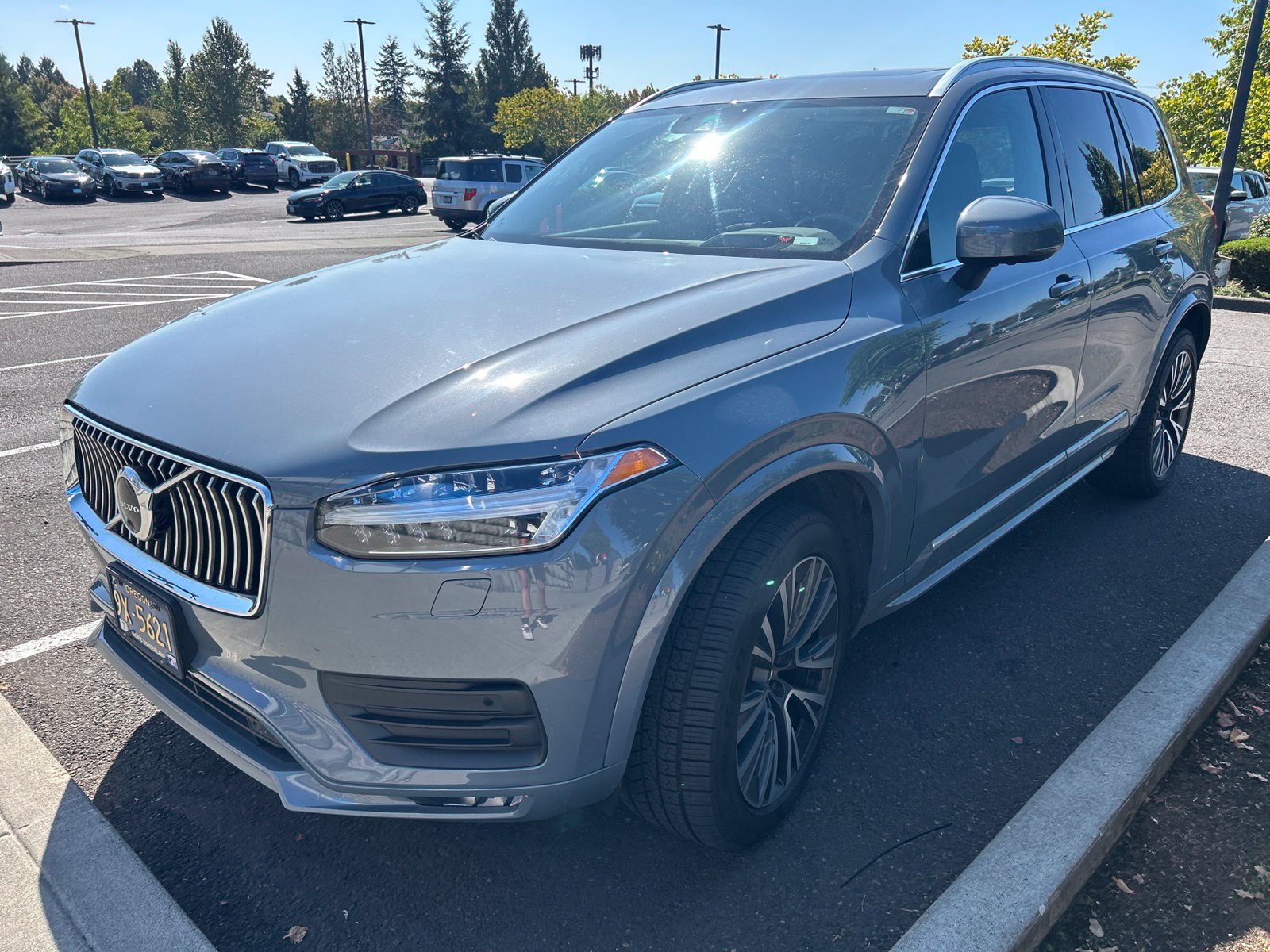 Used 2021 Volvo XC90 T5 Momentum w/ Advanced Package AWD/4WD image 1