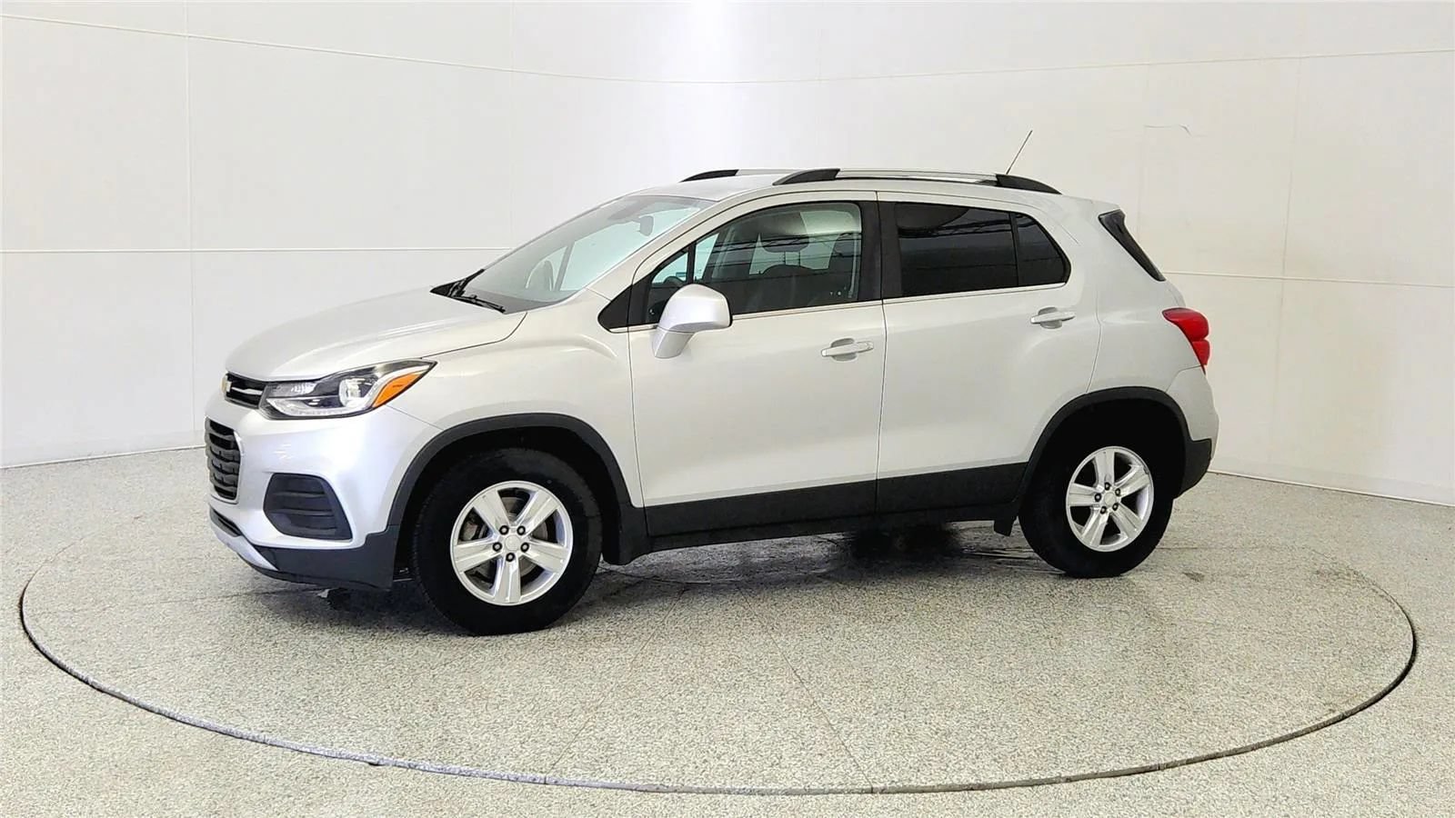 Used 2019 Chevrolet Trax LT w/ Driver Confidence Package FWD image 4