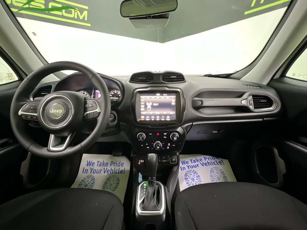 Used 2023 Jeep Renegade Latitude AWD/4WD image 18