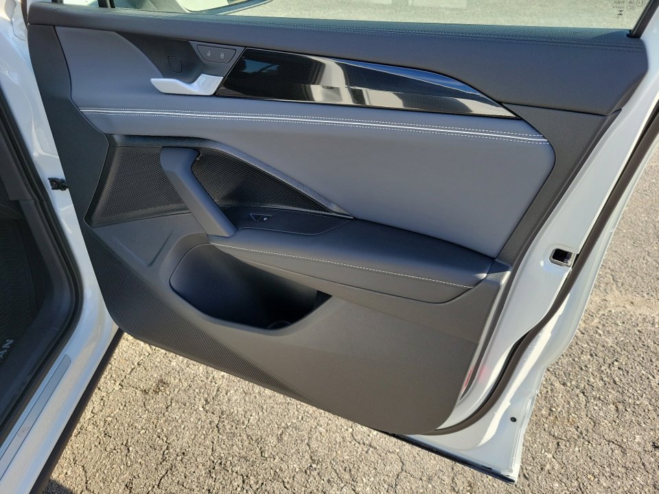 New 2026 Volkswagen Tiguan SEL R-Line image 31