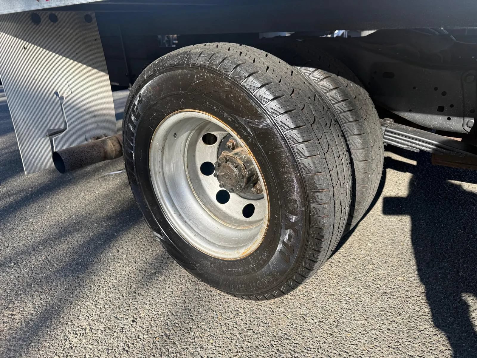 Used 2005 Ford E-350 and Econoline 350 Super Duty RWD image 20