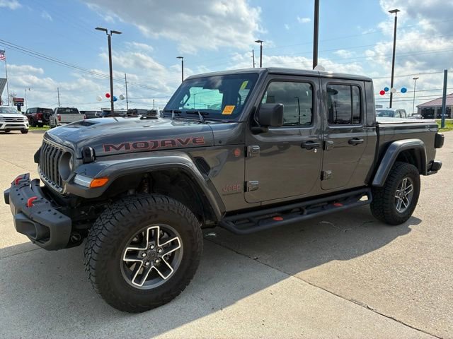Used 2025 Jeep Gladiator Mojave image 3