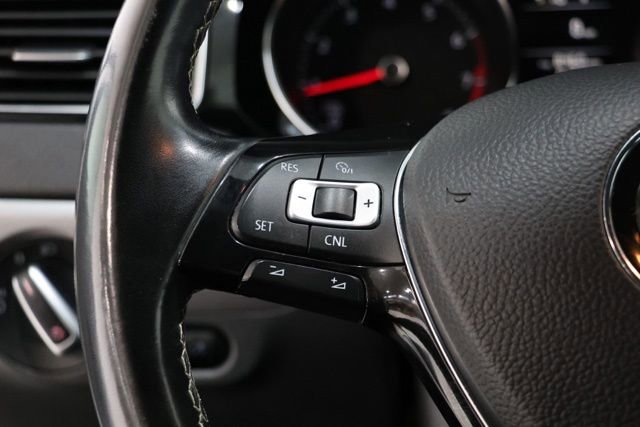 Used 2016 Volkswagen Jetta Sport FWD image 19